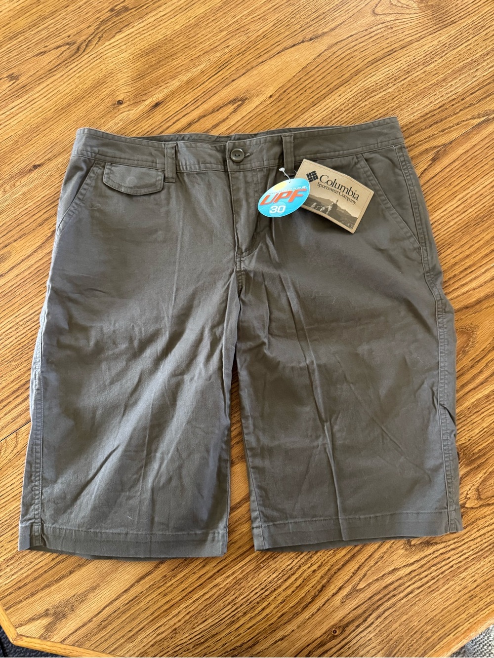 NWT Columbia Crystal Springs Shorts Taupe Color Size 10 12” inseam SPF 15